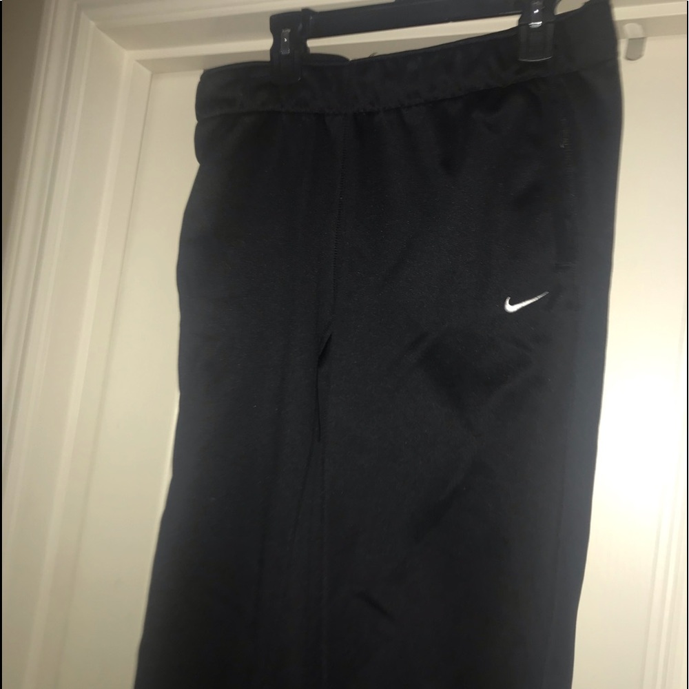 Black Nike sweatpants